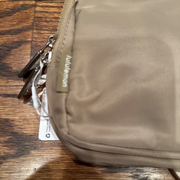Beige/Tan Belt Bag, 2L, NWOT - Picture 3 of 9